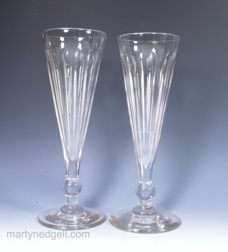 Pair glass champagne flutes