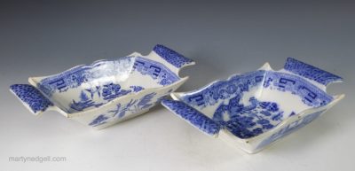 Pair of pearlware pickle dishes decorated with Willow pattern blue transfer, circa 1820