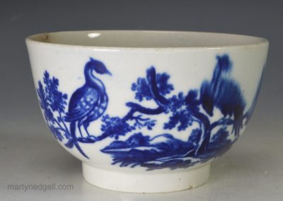 Worcester porcelain tea bowl, circa 1770