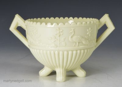 Queens Ivory glass pot