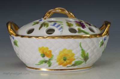 Small Wedgwood bone china pot pourri, circa 1820