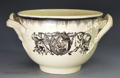 Leeds creamware pottery sugar bowl, circa 1780