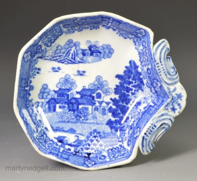 English pearlware pickle dish decorated with a blue transfer Chinoiserie print under the glaze, circa 1810