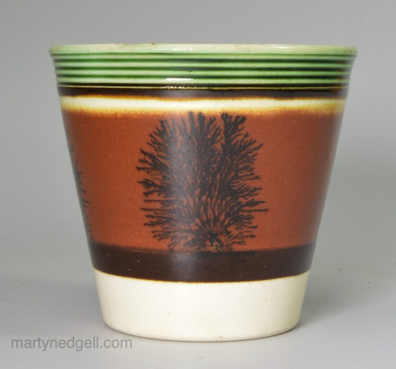 Creamware pottery beaker with Mocha dendritic decoration, circa 1820