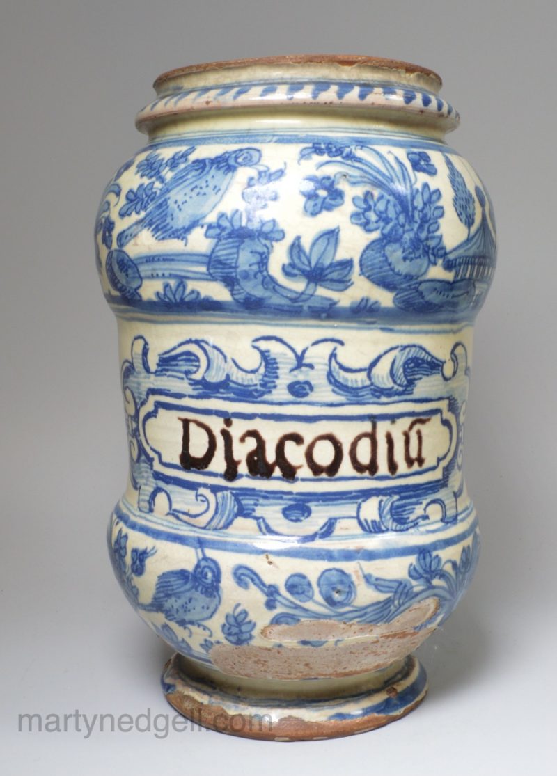 Savona tin glazed albarello "Diacodiu", circa 1640