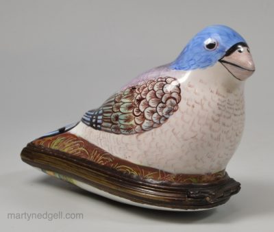 Large Bilston enamel pigeon snuff box, circa 1780