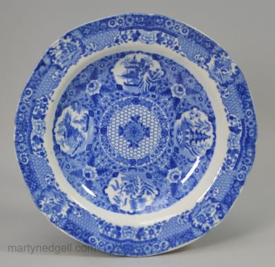 Small pearlware pottery shallow bowl, circa 1810 decorated with the net pattern in blue transfer under the glaze