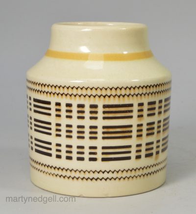 Creamware pottery mustard pot decorated with inlaid slip, mochaware, circa 1820