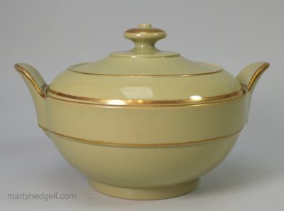 Wedgwood drabware sugar bowl and cover, circa 1820