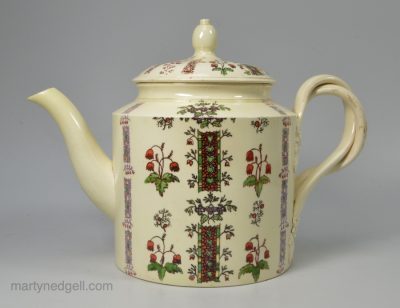 Creamware pottery teapot, circa 1770, possibly Greatbatch Pottery Staffordshire