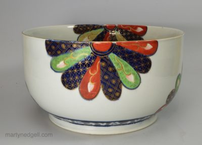 Large Worcester porcelain bowl decorated with a Japan pattern, circa 1770