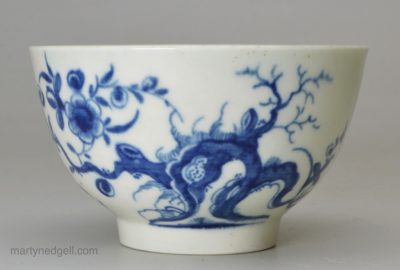 Worcester porcelain tea bowl painted with the prunus root pattern, circa 1760