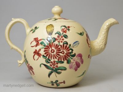 Creamware pottery teapot, circa 1770, Cockpit Hill Pottery, Derby