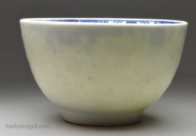 Worcester soft paste porcelain teabowl, circa 1765