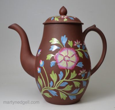 Spode red stoneware coffee pot decorated with enamels pattern #3339, circa 1820