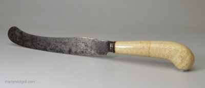 Staffordshire agate ware knife handle, circa 1760