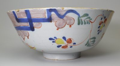 Bristol delft bowl, circa 1740