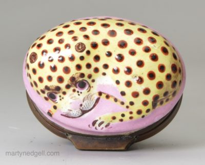 Bilston enamel patch box moulded and decorated as a leopard, circa 1770