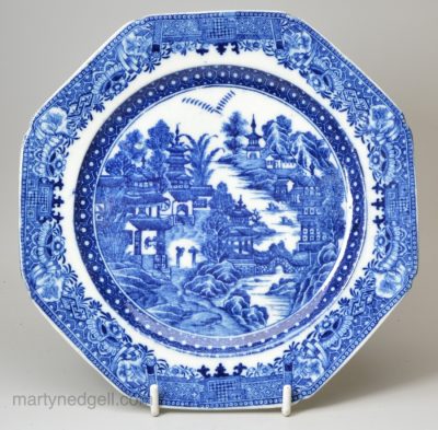 Caughley porcelain plate decorated with a blue transfer 'Conversation' pattern, circa 1790