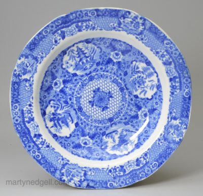 Pearlware pottery small bowl decorated with Net pattern transfer print, circa 1810