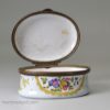 Bilston enamel snuff box 'CHELTENHAM WELLS', circa 1780