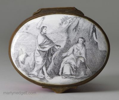 Bilston enamel patch box printed with Jesus as a gardener appearing to Mary Magdalene after his resurrection, circa 1770