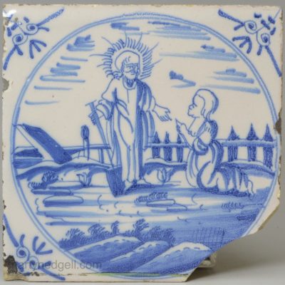 Dutch Delft biblical tile 'Jesus as a gardener appears before Mary Magdalene', circa 1750