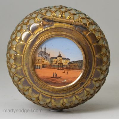 Small glass pot with a reverse print decoration on the lid, circa 1840