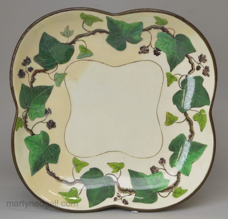 Wedgwood pearlware pottery dish decorated with Napoleon's Ivy pattern, circa 1820