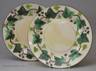 Pair Wedgwood pearlware pottery plates decorated with Napoleon's Ivy pattern, circa 1820