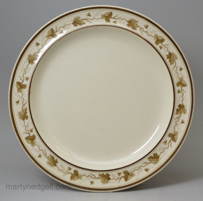 Wedgwood creamware pottery dinner plate, circa 1780