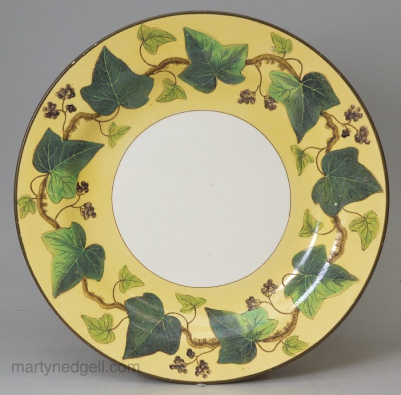 Pearlware pottery plate decorated with a Napoleon Ivy pattern border, Wedgwood, circa 1820