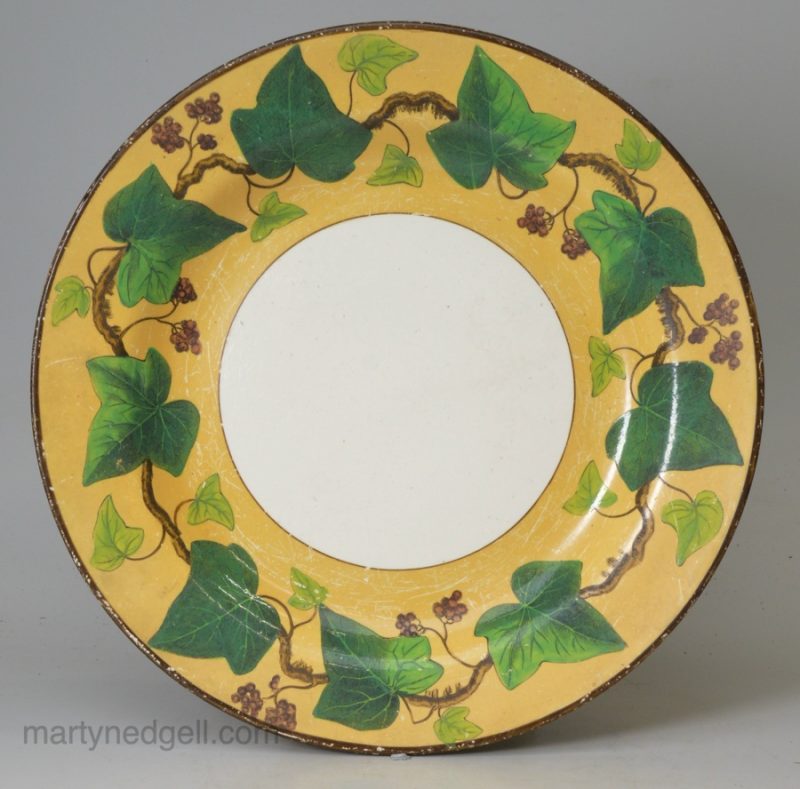 Pearlware pottery plate decorated with a Napoleon Ivy pattern border, Wedgwood, circa 1820