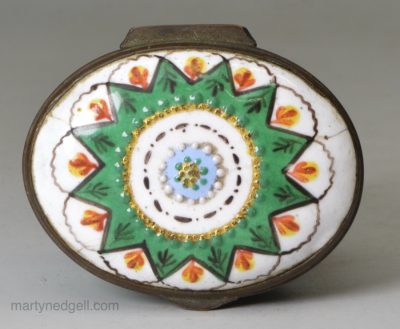 Bilston enamel patch box, circa 1780