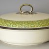Wedgwood creamware pottery muffin dish and lid, circa 1800
