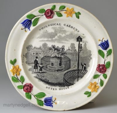 Pearlware pottery child's plate 'ZOOLOGICAL GARDENS, OTTER HOUSE', circa 1830 Davenport Pottery Staffordshire