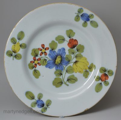 Liverpool or Dublin delft plate painted in the Fazackerly palette, circa 1750