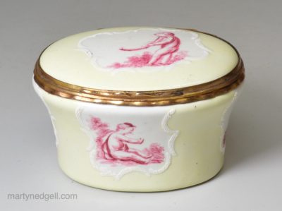 South Staffordshire enamel snuff box painted with cherubs, circa 1780