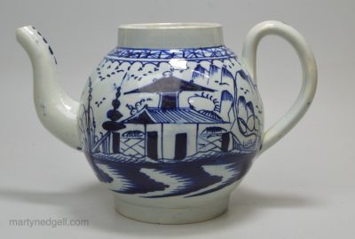 Lidless pearlware China glaze teapot, circa 1800