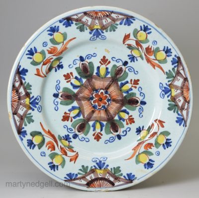 Small polychrome London Delft Anne Gomm style plate, circa 1750