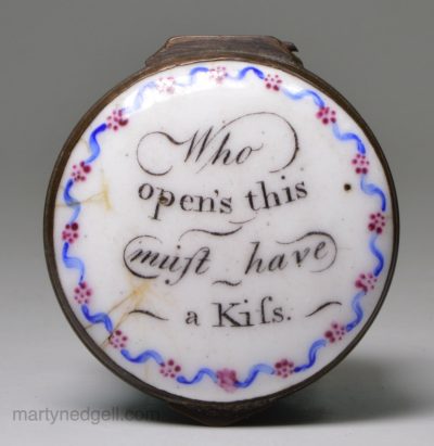 Bilston enamel box 'Who open's this oft have a Kifs', circa 1770