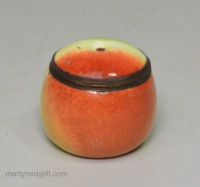 Bilson enamel apple bonbonnière, circa 1770