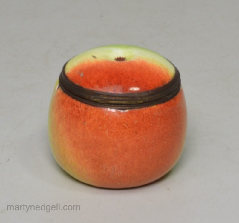 Bilson enamel apple bonbonnière, circa 1770