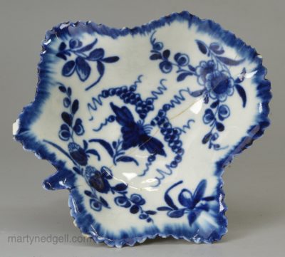 Worcester porcelain leaf shaped pickle dish, circa 1770
