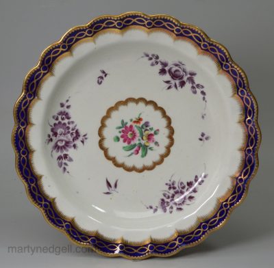 Worcester porcelain blue ground plate, circa 1780