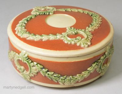 Creamware pottery snuff box decorated with brown slip and green glaze sprigs, circa 1780