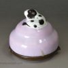 Bilston enamel bonbonniére moulded as a spaniel, circa 1780