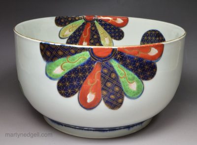Large Worcester porcelain bowl decorated with a Japan pattern, circa 1770