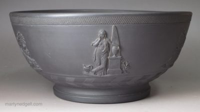 Black basalt bowl decorated with classical figures, circa 1800