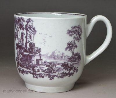 Worcester coffee cup decorated with classical ruin prints in magenta, circa 1770